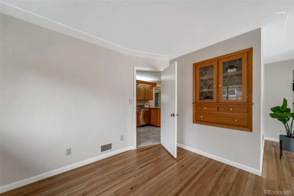341 Newark Street Aurora CO 80010