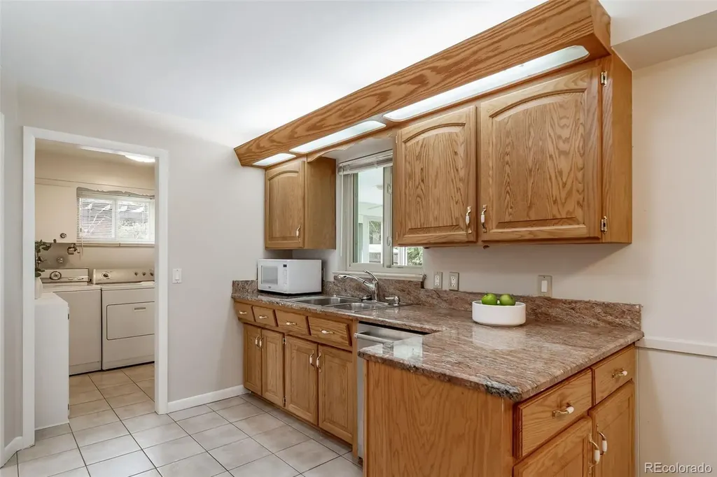 341 Newark Street Aurora CO 80010