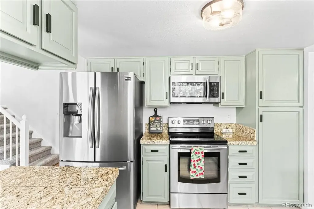 1825 S Queen Way Lakewood CO 80232