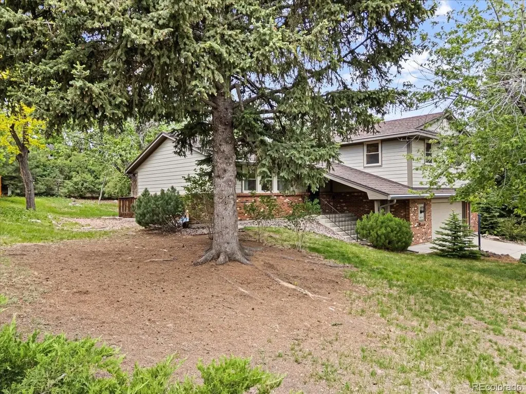 1825 S Queen Way Lakewood CO 80232