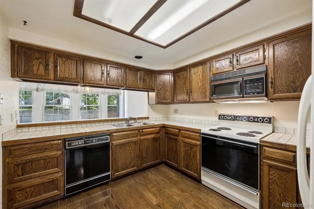 1581 E Nichols Circle Centennial CO 80122