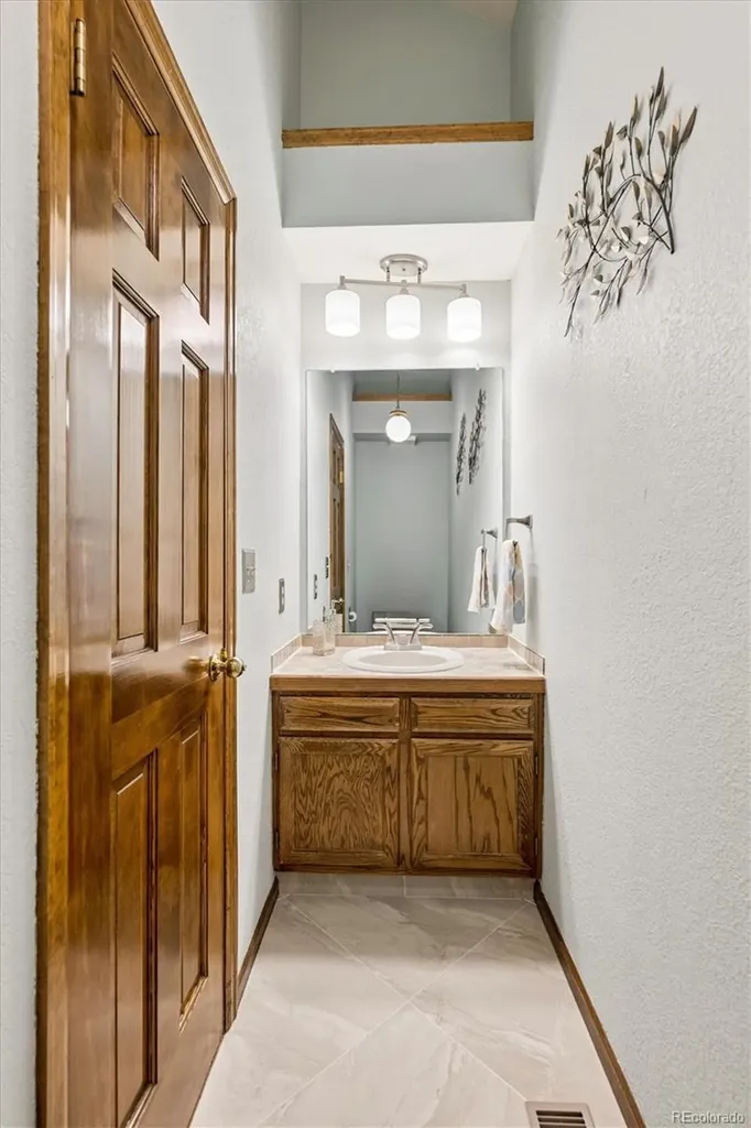 1581 E Nichols Circle Centennial CO 80122