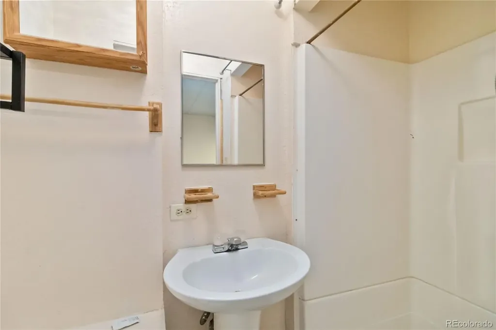 5124 Enid Way Denver CO 80239