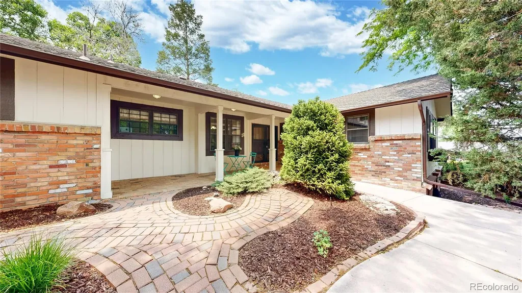 11 Robincrest Lane Littleton CO 80123