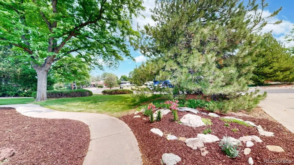 11 Robincrest Lane Littleton CO 80123