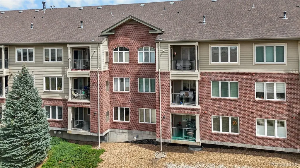2894 W Riverwalk Circle Littleton CO 80123