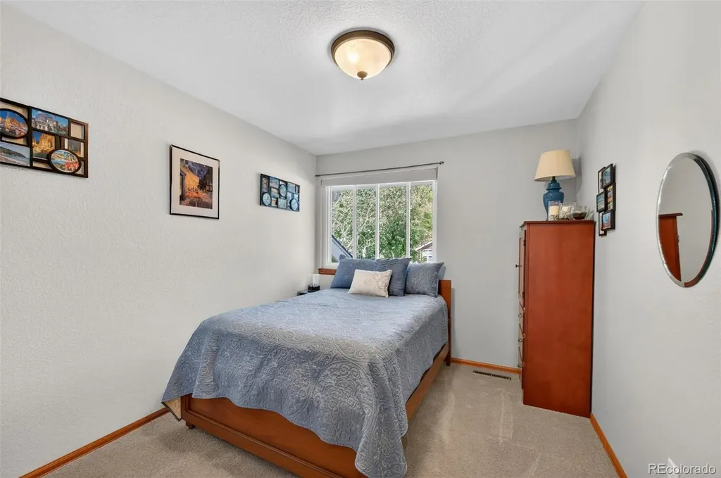 22 Manzanita Littleton CO 80127
