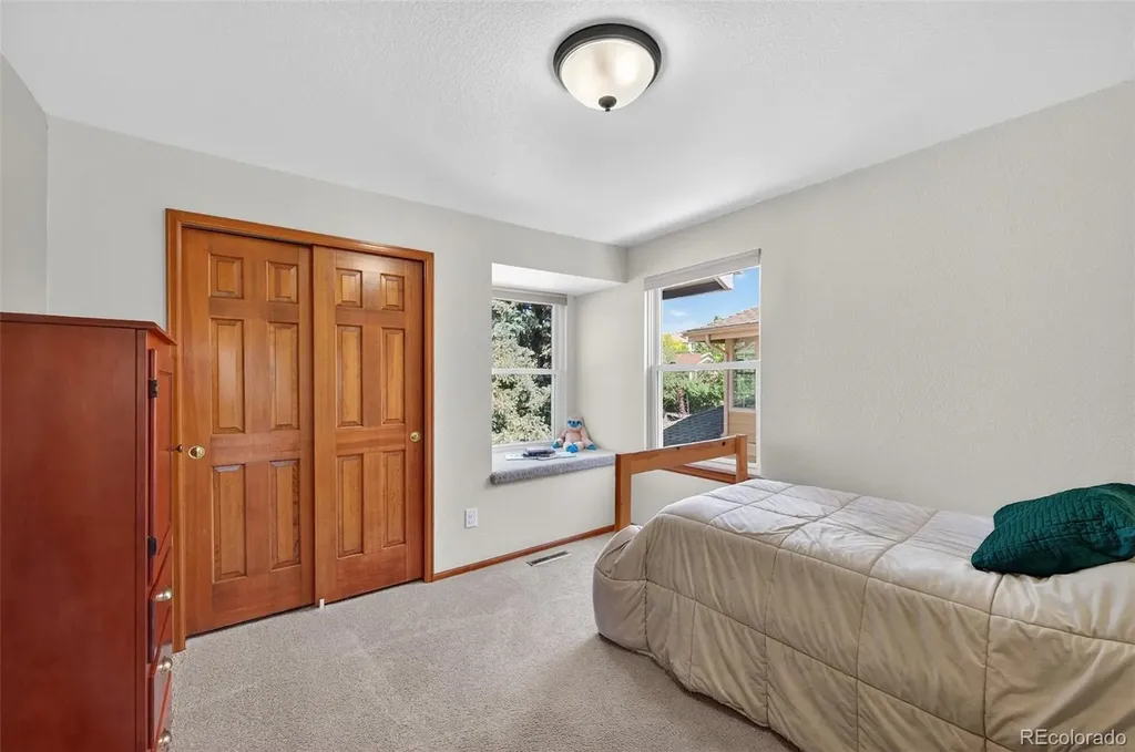22 Manzanita Littleton CO 80127