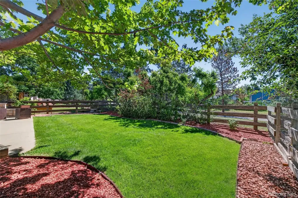 22 Manzanita Littleton CO 80127