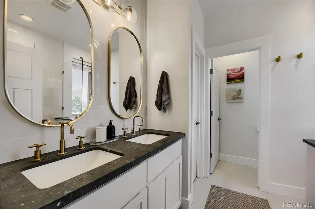 2860 Kingston Street Denver CO 80238