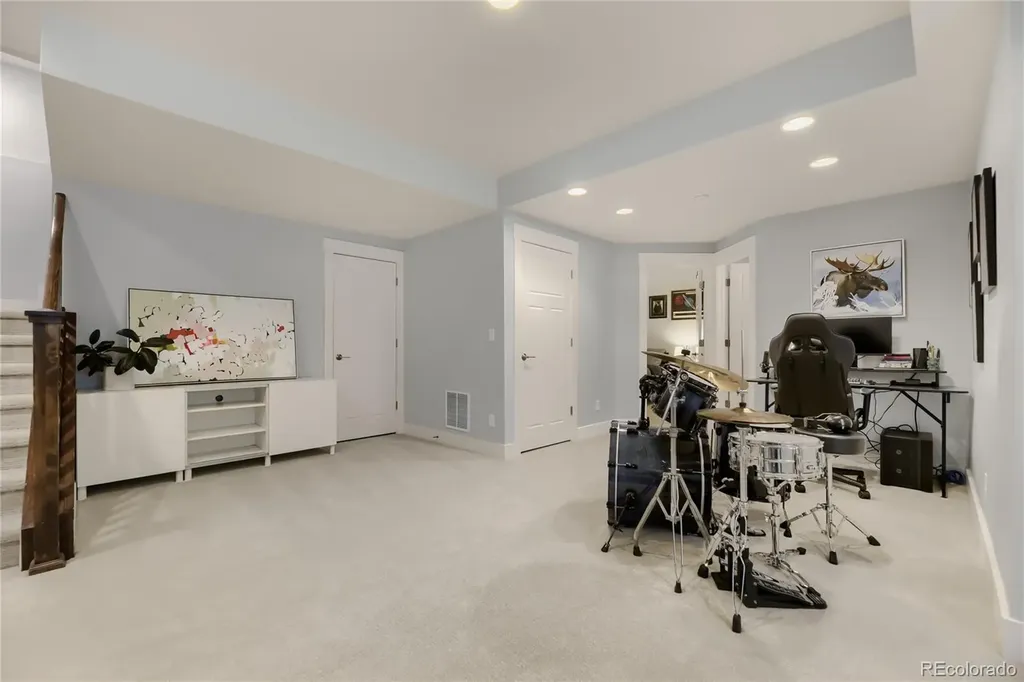 2860 Kingston Street Denver CO 80238