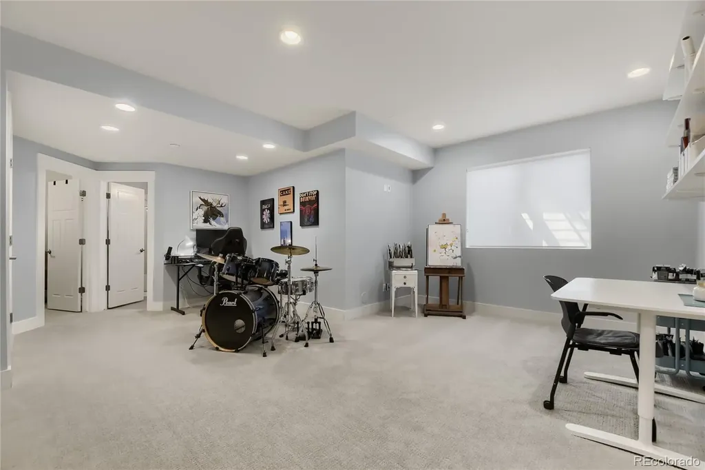 2860 Kingston Street Denver CO 80238
