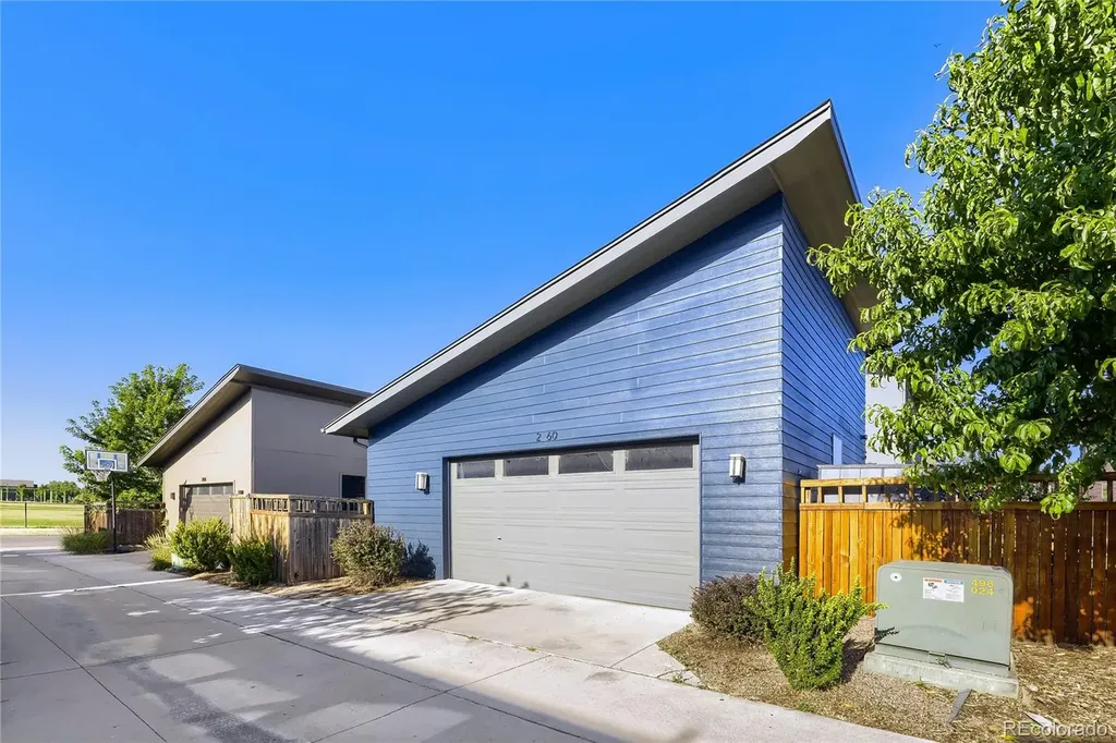 2860 Kingston Street Denver CO 80238