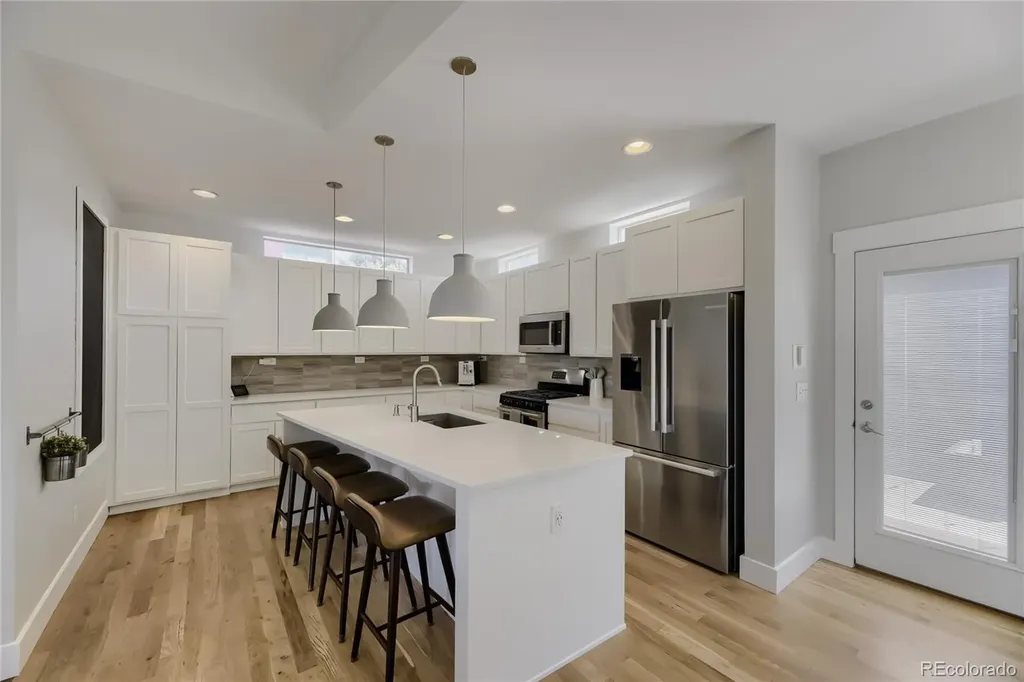 2860 Kingston Street Denver CO 80238