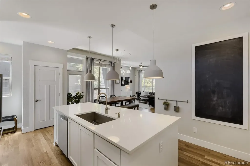 2860 Kingston Street Denver CO 80238
