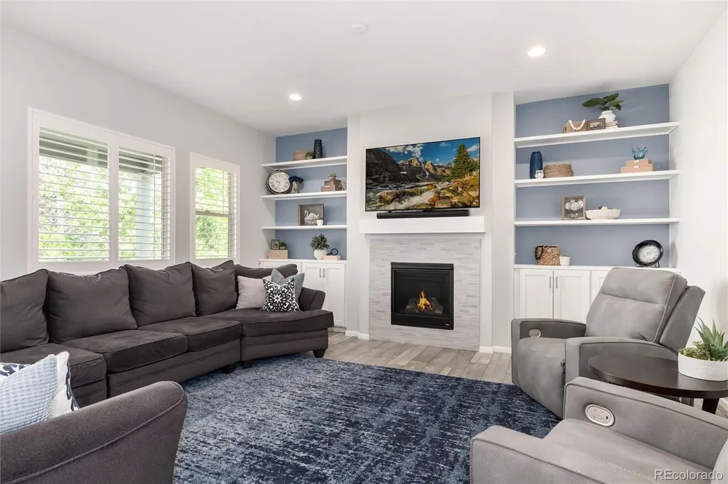 6807 S Riverwood Way Aurora CO 80016