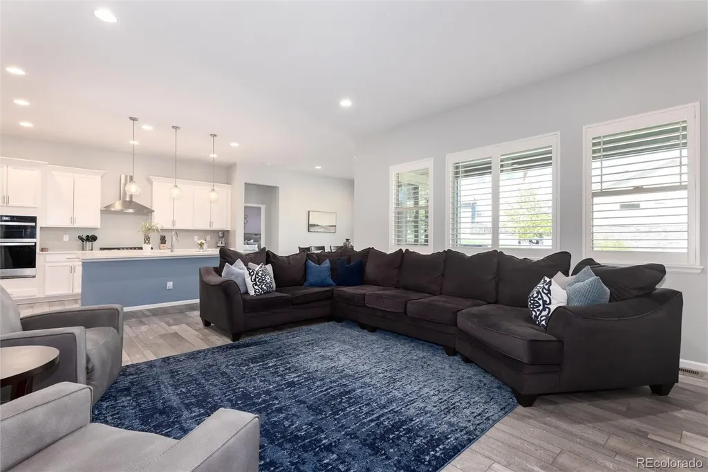 6807 S Riverwood Way Aurora CO 80016