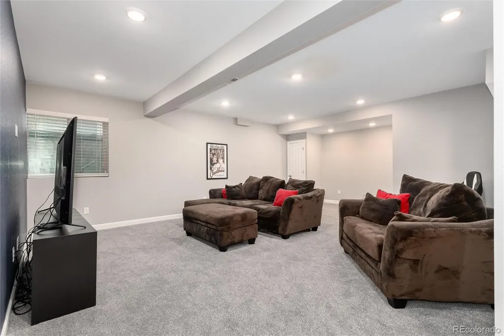 6807 S Riverwood Way Aurora CO 80016