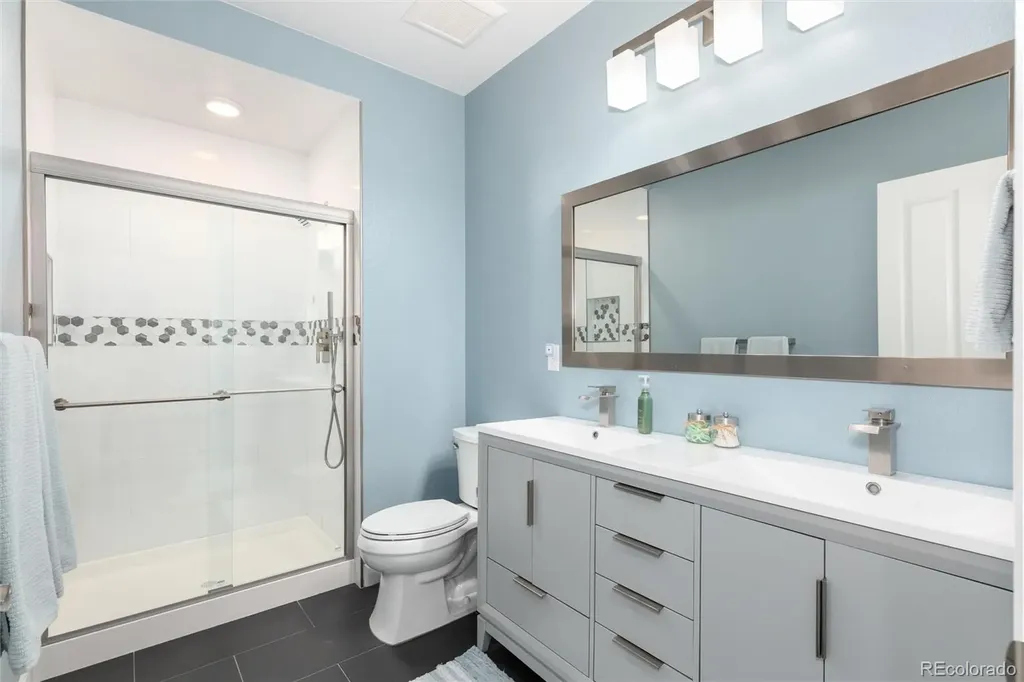 6807 S Riverwood Way Aurora CO 80016