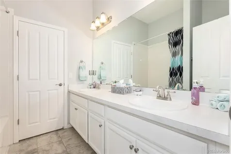 6807 S Riverwood Way Aurora CO 80016