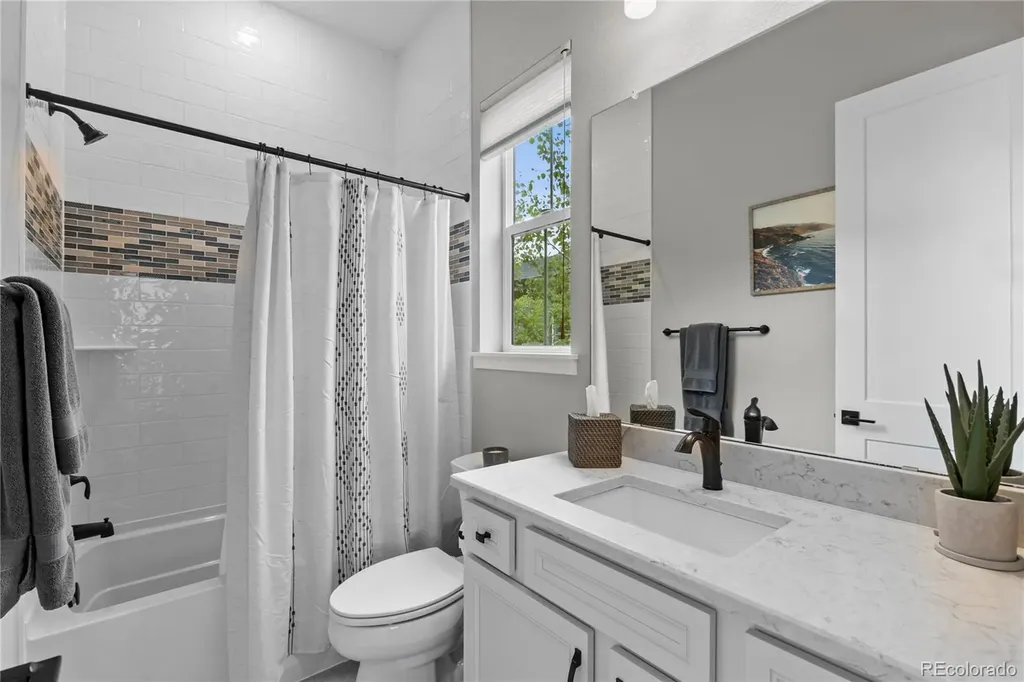 7129 Canyonpoint Road Castle Pines CO 80108
