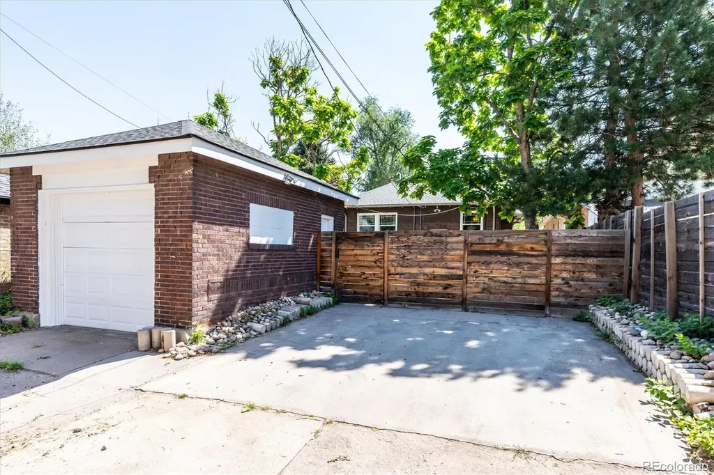 3515 N Vine Street Denver CO 80205