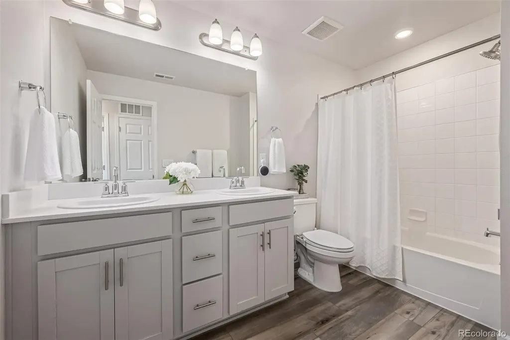 16586 Shoshone Place Broomfield CO 80023