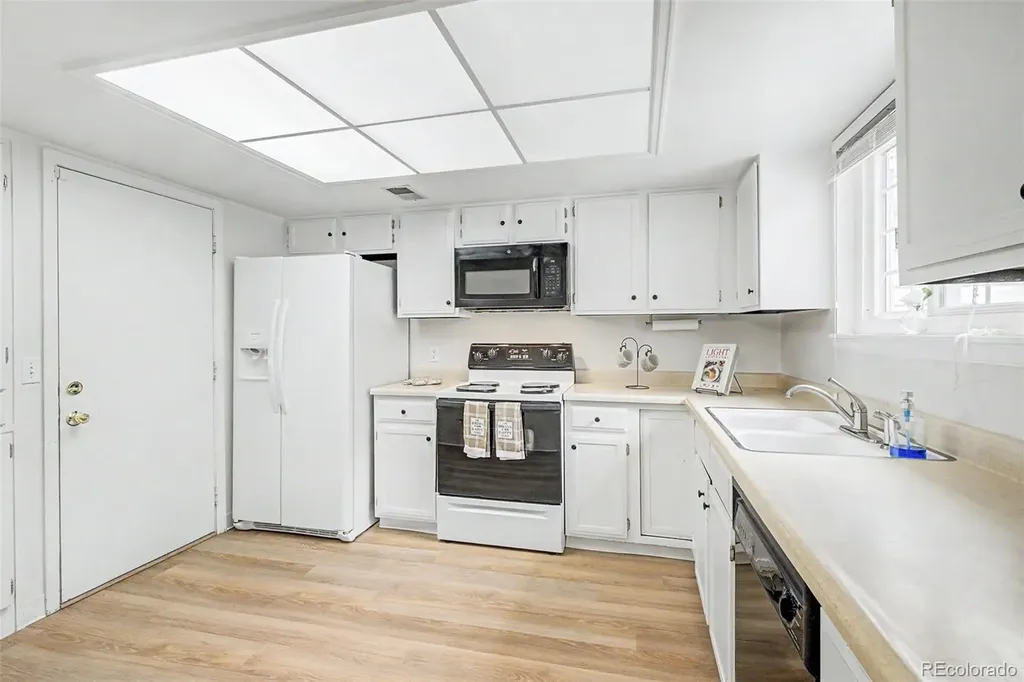 14233 E Marina Drive Aurora CO 80014