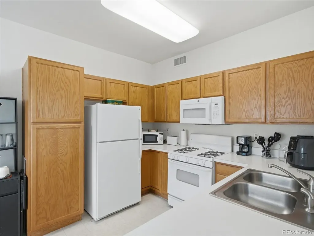 8745 W Berry Avenue Littleton CO 80123
