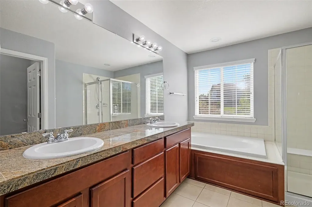 6340 S Langdale Way Aurora CO 80016