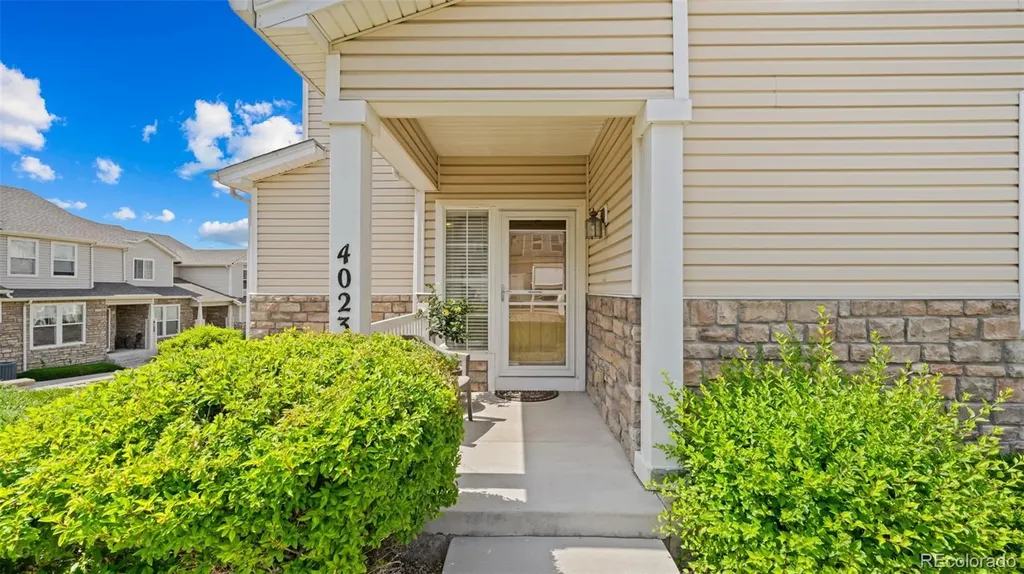 4023 Diamond Ridge View Colorado Springs CO 80918