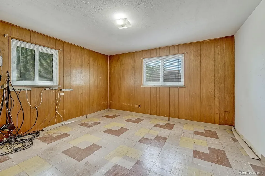 8350 S Ammons Street Littleton CO 80128