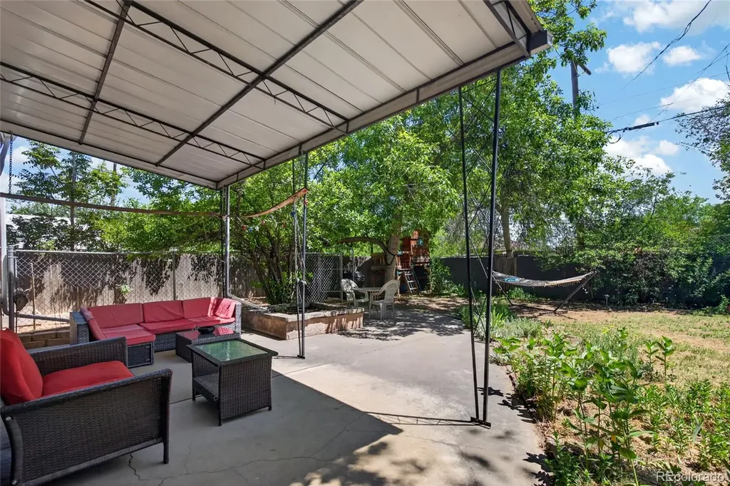 1380 Poplar Street Denver CO 80220