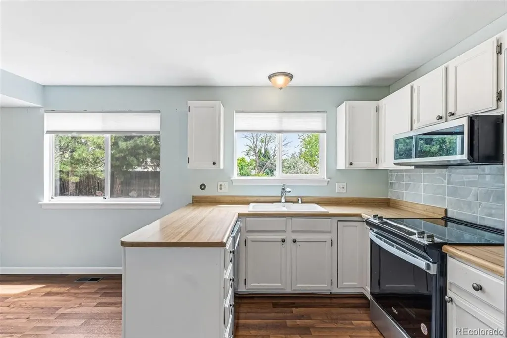 4418 S Argonne Way Aurora CO 80015