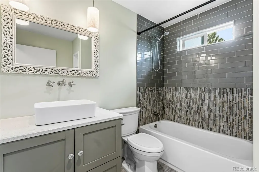 4418 S Argonne Way Aurora CO 80015