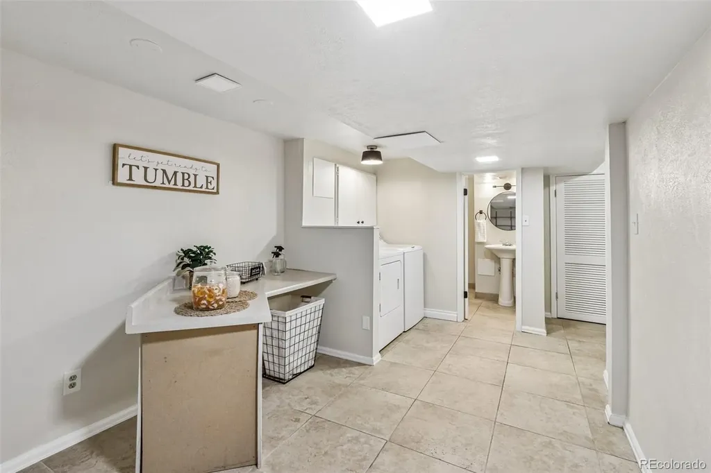 2121 S Lowell Boulevard Denver CO 80219