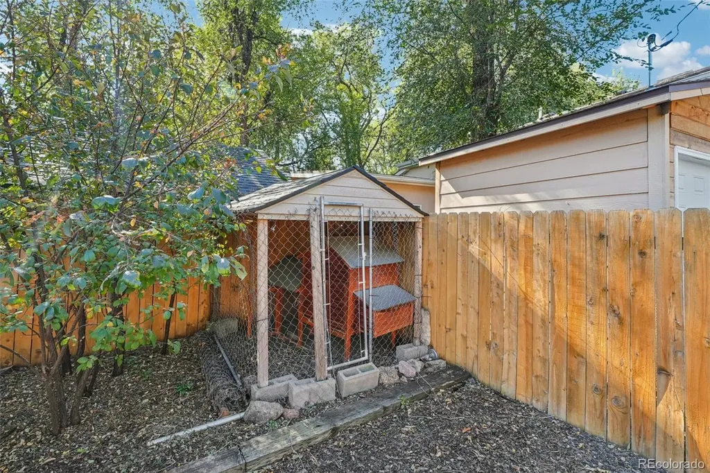 6 Alsace Way Colorado Springs CO 80906