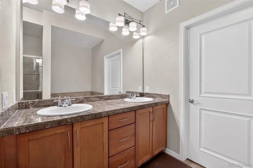 7865 Vallagio Lane Englewood CO 80112
