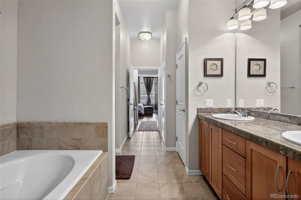 7865 Vallagio Lane Englewood CO 80112