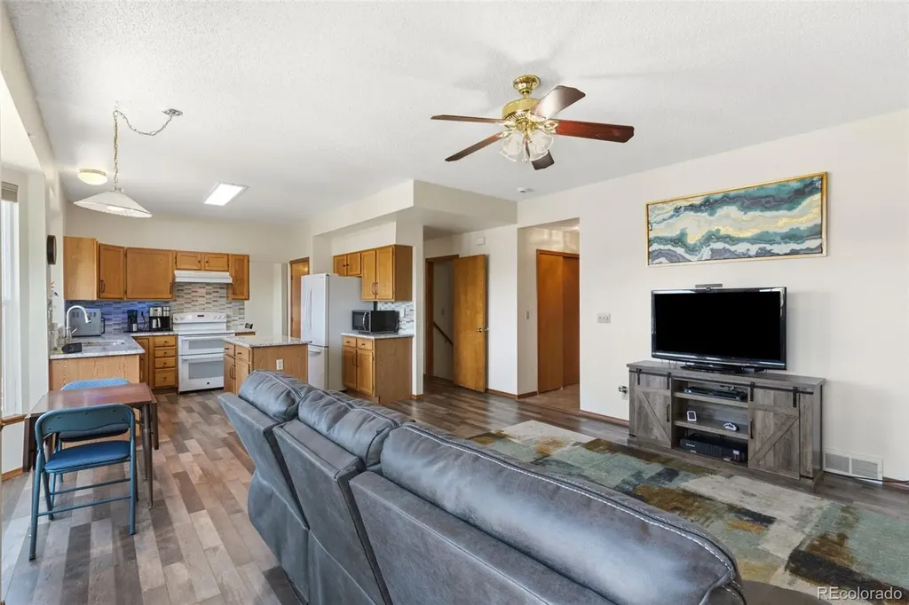 1547 Chesham Circle Colorado Springs CO 80907