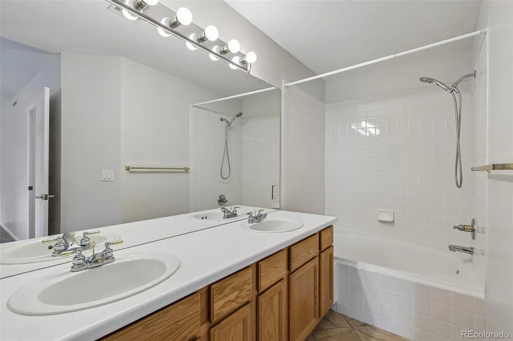 4044 E Geddes Circle Centennial CO 80122