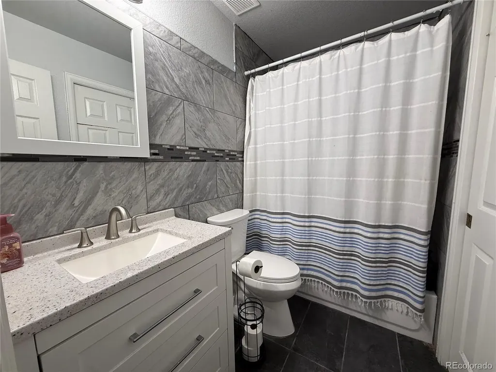 12272 E Burlington Place Denver CO 80239