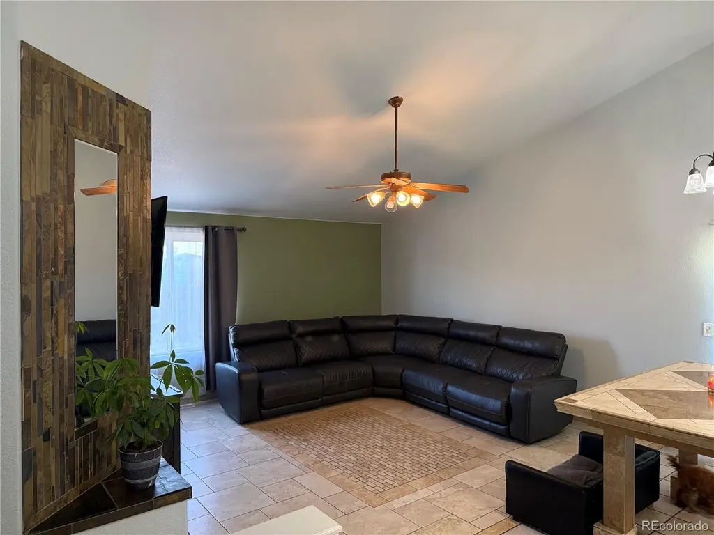 12272 E Burlington Place Denver CO 80239