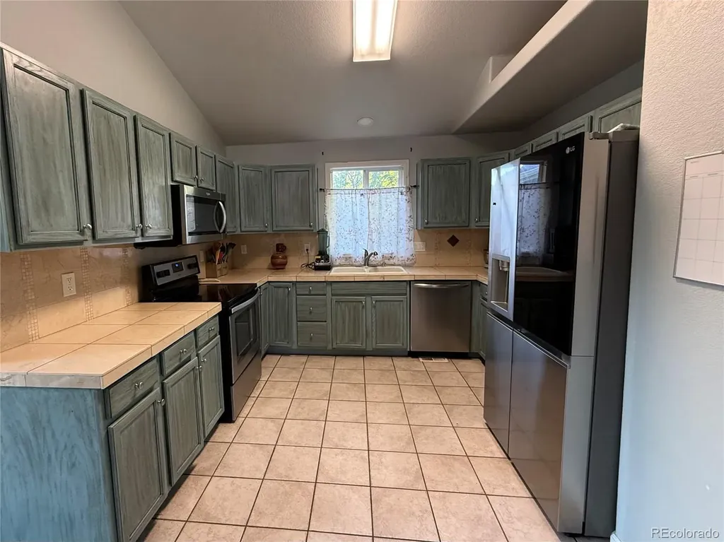 12272 E Burlington Place Denver CO 80239