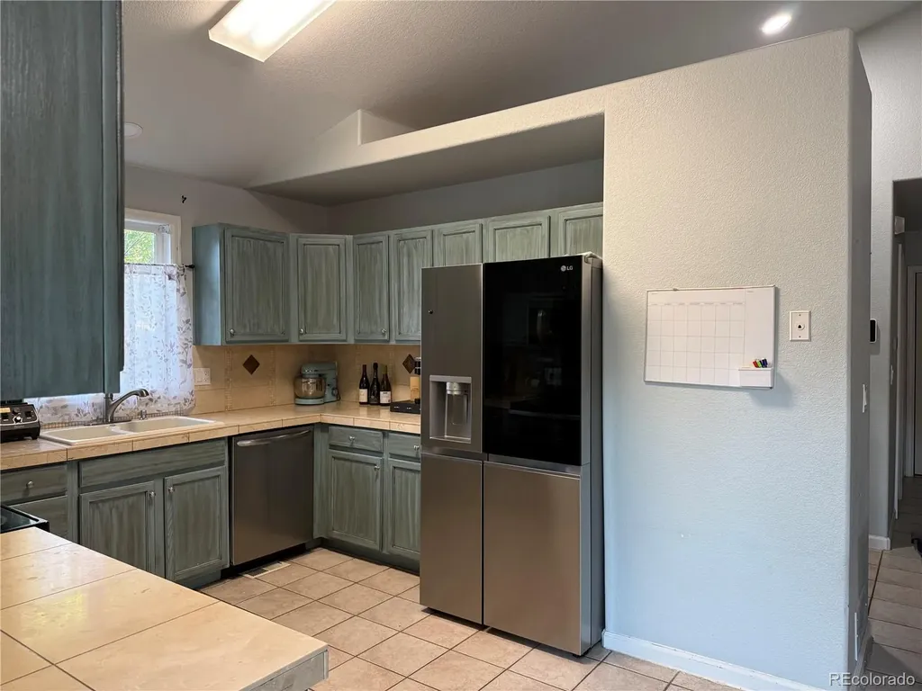 12272 E Burlington Place Denver CO 80239