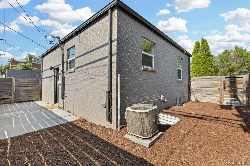 1452 Quitman Street Denver CO 80204