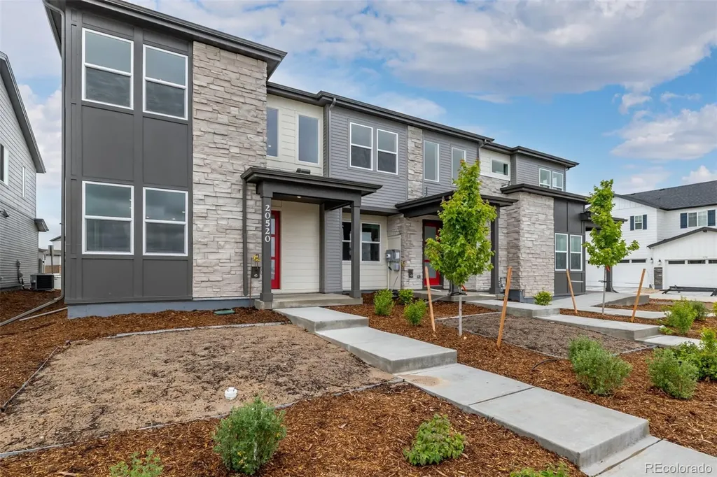 20520 E 58th Avenue Aurora CO 80019