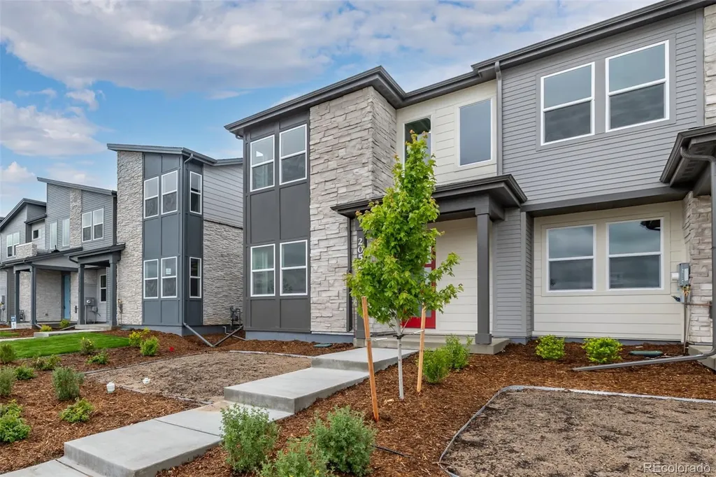 20520 E 58th Avenue Aurora CO 80019