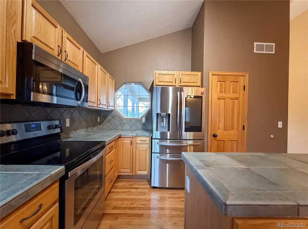 231 Maggie Street Longmont CO 80501