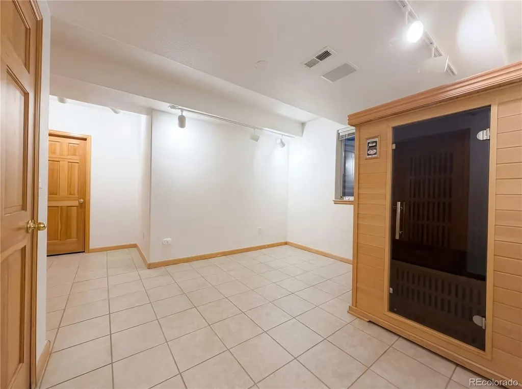 231 Maggie Street Longmont CO 80501